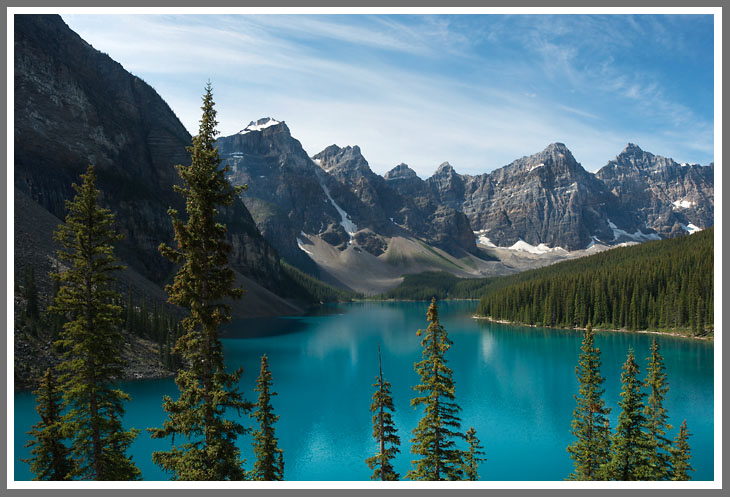 Am Moraine Lake.