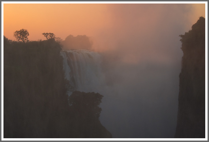 Blick seitlich auf die Main Falls